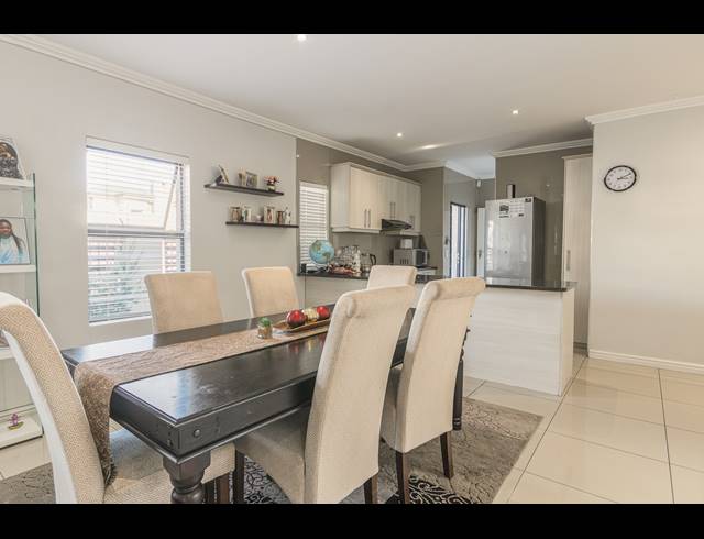 4 BEDROOM FREEHOLD FOR SALE IN PARKLANDS NORTH